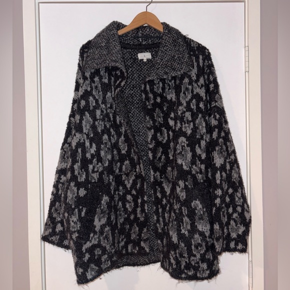 Lou & Grey Sweaters - Lou & Grey Black and Gray Leopard Print Sweater Cardigan